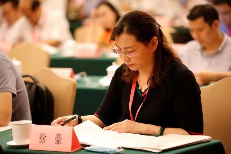 心連心集團規(guī)劃發(fā)展中心總監(jiān)徐豪榮獲“新鄉(xiāng)市五一巾幗獎?wù)隆?></div>
                                    </div>
                                </a>
                            </li><li>
                                <a href=